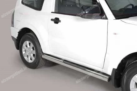 MISUTONIDA ROUND SIDE BARS WITH PLASTIC FOOTSTEPS MITSUBISHI Pajero